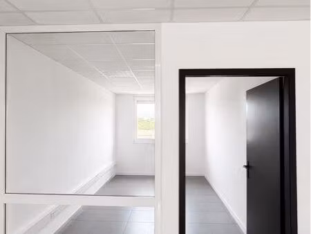 bureau moderne 12m² – climatisé – tout compris – bressols