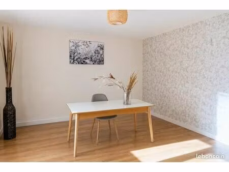 location bureau dans le centre de crespières (78)