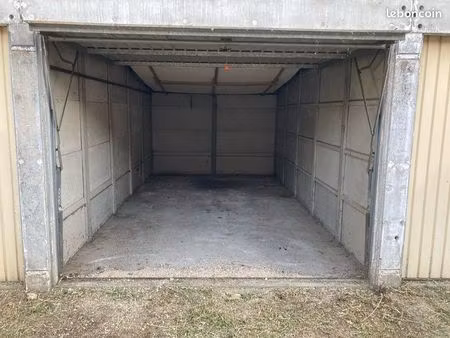 loue garage de 17 m 2