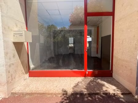 location local commercial