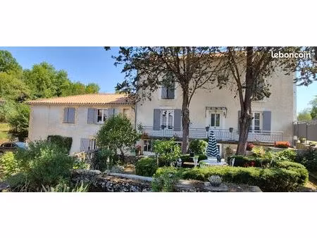 maison de village 8 pièces 225 m²