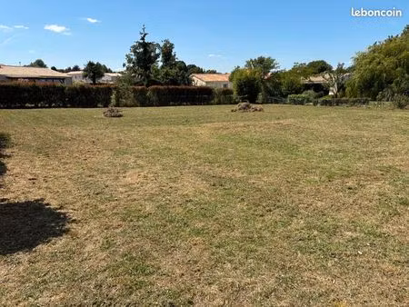 terrain 1106 m2