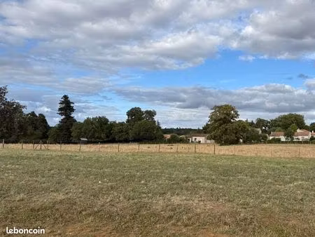 terrain à bâtir de 612 m2 au prix de 25284 à l'hermenault (85)