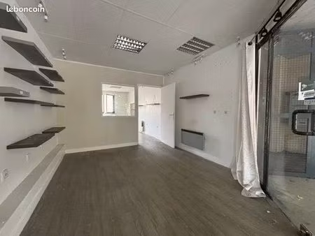 boutique 30 m² gretz-armainvilliers