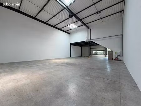 local d'activite 521 m² lieusaint