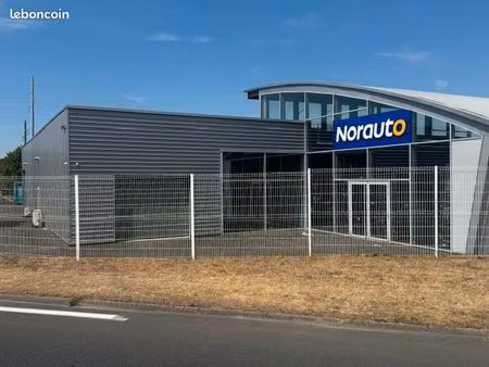 location local 173 m² samoreau