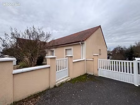 maison familiale 3 chambres – 2 salles de bains – châtellerault