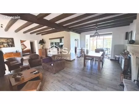 maison 8 pièces 176 m²