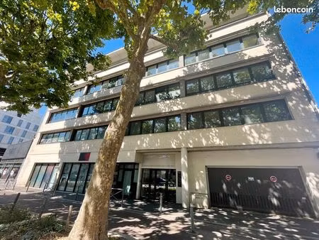 bureau 155 m²