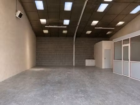 a louer: entrepôt et bureaux 150m2