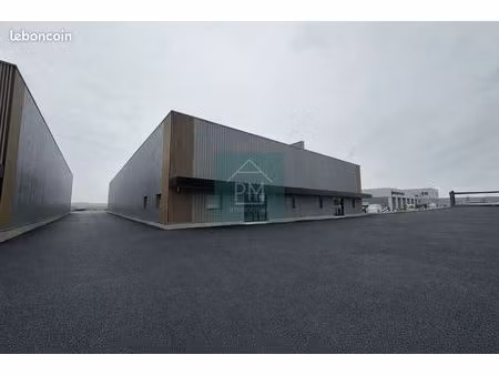 local 848 m² amiens