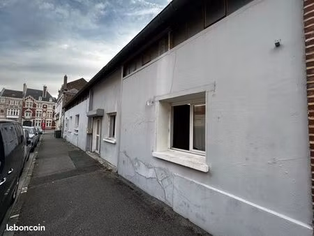 lot de deux surfaces commerciales