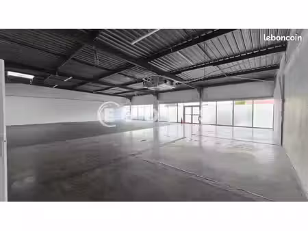 local commercial 800 m²