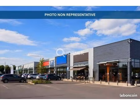 local 1700 m² melun