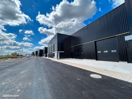 local d'activité 331 m²