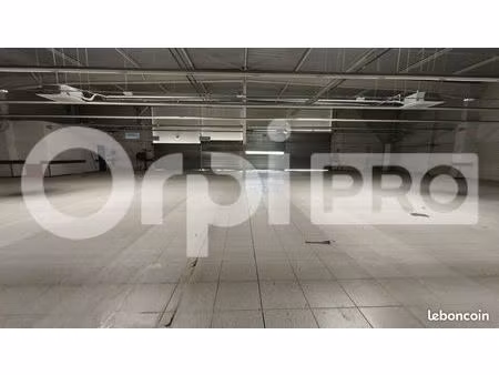 local commercial 1 200 m²