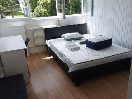 location de chambre meublée avec douche privée