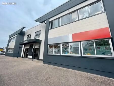 bureau 290 m²
