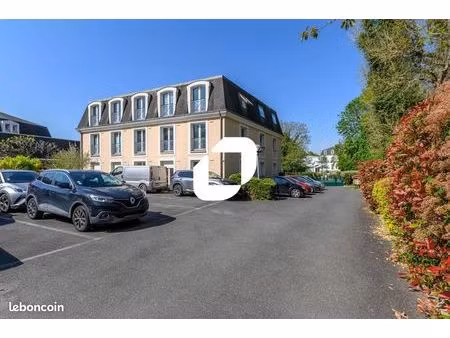 bureaux 82 m²