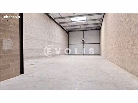 local d'activité 417 m²