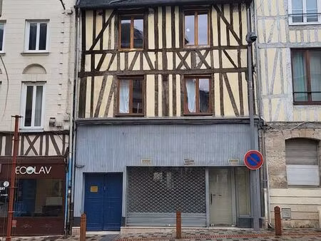 local commercial rue beauvoisine