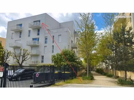 loue studio 33m2 avec balcon et parking à cergy le haut