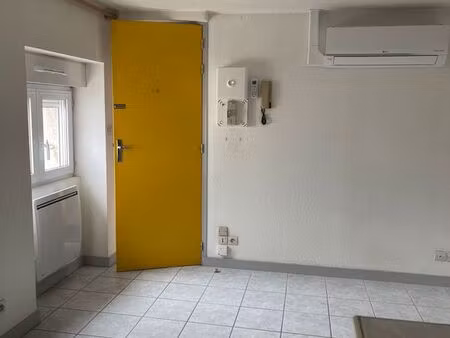 t1 bis avec climatisation plein centre ville idéal pour 1 étudiant (e)