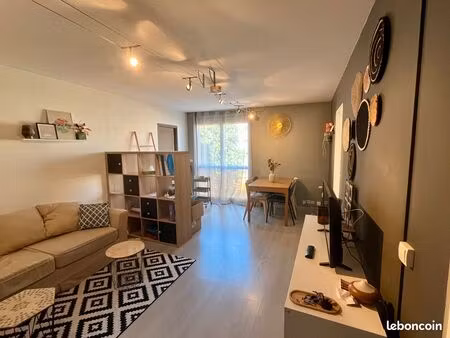 t2 meublé de 42 m² – résidence grand maison – pont neuf