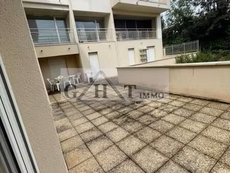 bureau 151 m²
