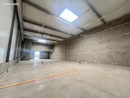 local bureaux 679 m²
