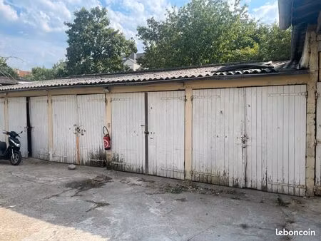 grand garage à pontoise