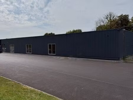 local commercial à louer couilly