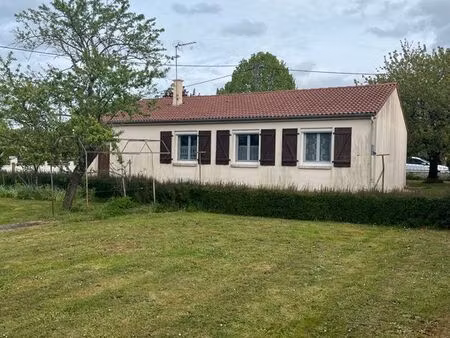 maison de plain-pied 70m2 avec grand terrain clôturé - disponible à partir du 15 août