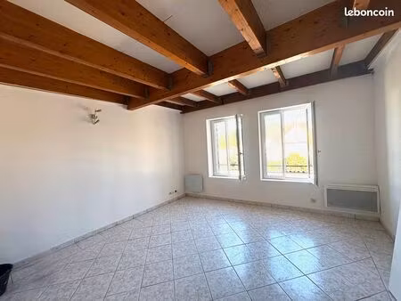 particulier loue t3 duplex 40m2 77410 claye-souilly