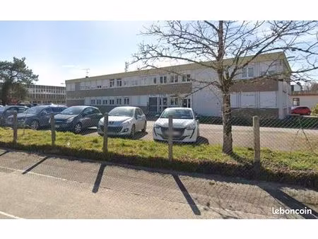 local 424 m²