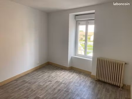 à louer – appartement t3 de 81 m² entièrement rénové – centre-ville de châlus
