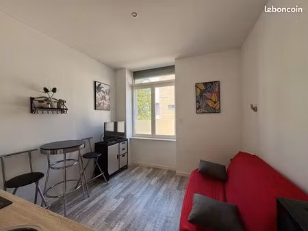 superbe studio moderne à proximité immédiate de la faculté de droit  iae  mairie  économie