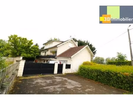 proche dole  vends agréable maison de 7 pièces  sur grand terrain plat et clos de 2155 m²