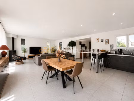 touvois -- maison de plain-pied -- 135 m² habitables -- calme -- 3 chambres -- maison fami