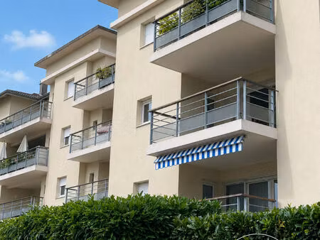 t3 82 m² - terrasse - garage double - parking - vendu loué - rentabilité 5 %