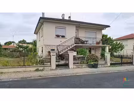 maison avec sous-sol total et revenus locatifs ? casseneuil