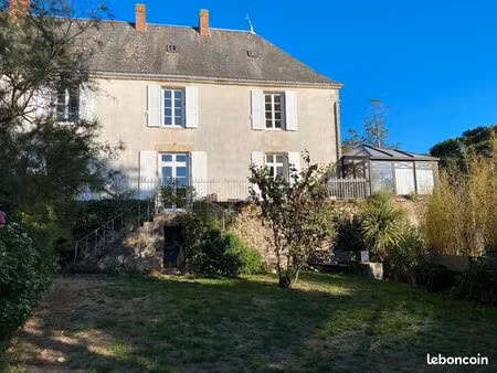 maison de maître xixe avec piscine et dépendances proche la roche-sur-yon