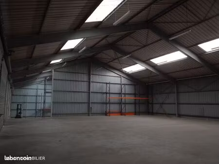 local 1026 m² dompierre sur yon