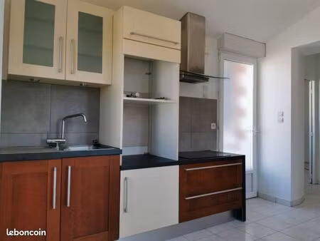particulier loue maison ville t2 centre cugand