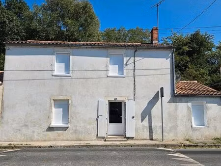 maison de bourg rénovée de 91m² - l'ile d'elle 85770
