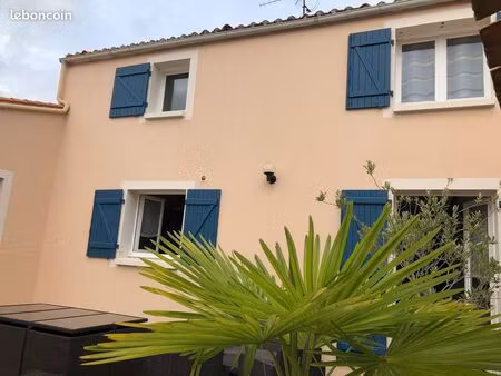 maison à louer au poiré sur vie