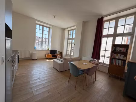 location appartement 1 pièce 49 m² à limoges (87000)  570 €