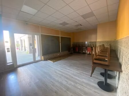 location commerce moissy-cramayel 77550 82m²