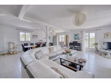 vente maison 6 pièces 176 m² à bussac-sur-charente (17100)  285 000 €