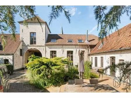 maison de caractère avec magnifique jardin